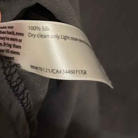 Eileen Fisher Gray Silk Asymmetrical Top Large - Picture 6 of 6